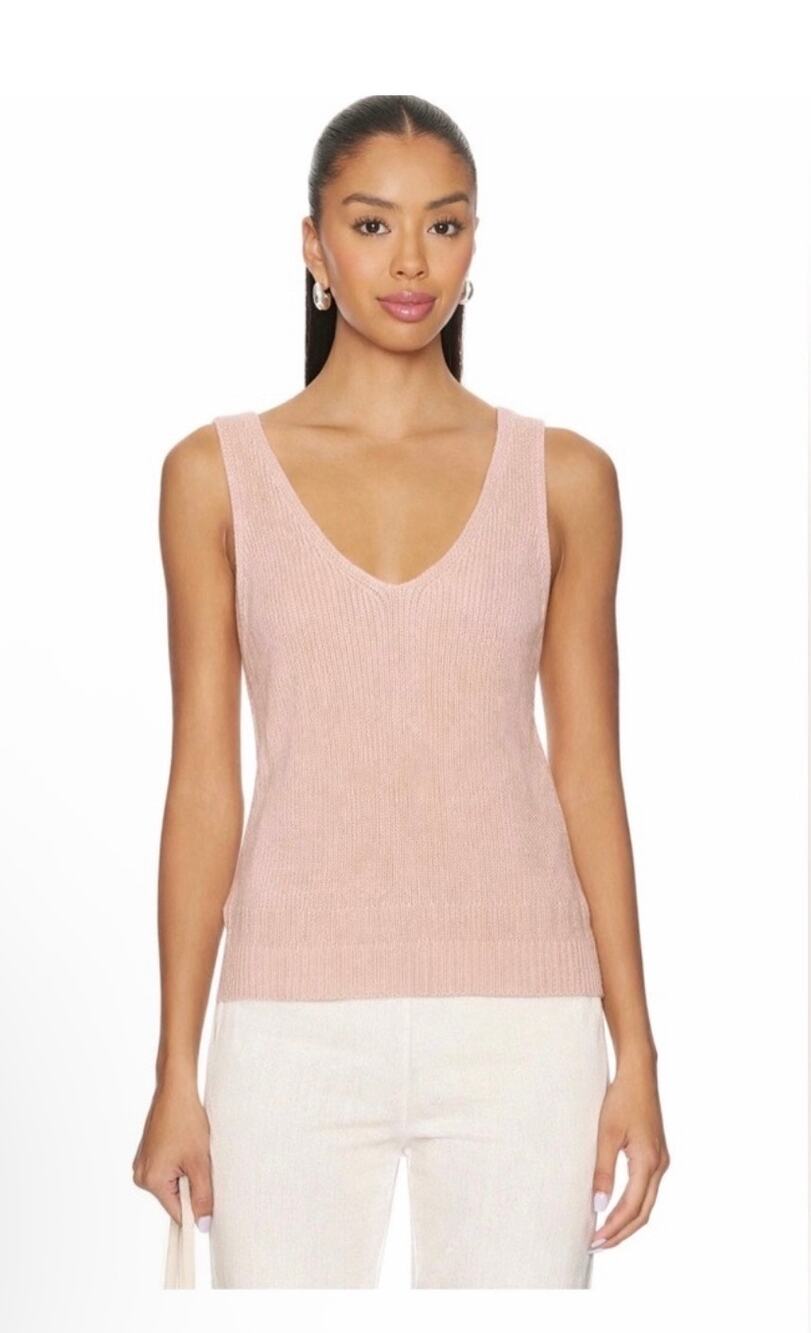 Elizabeth and James ribbed sleeveless sweater tank top pale pink Size medium